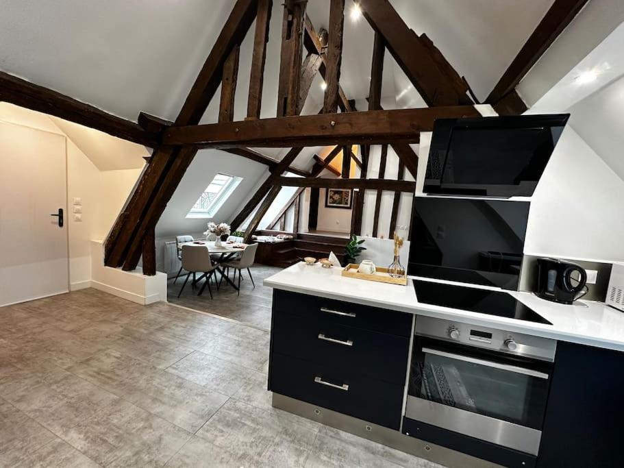Apartament Charme, Poutres Et Elegance Chartres Zewnętrze zdjęcie